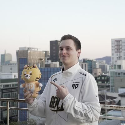 Partnerships and Education @GenG
Music Man 🎵 Business Boy 👨💼 Gamer Guy 🎮 UCLA Grad 🐻