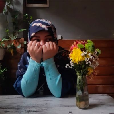 •ادبیاتی• رسانهچی• ملانقطی• دوستدار فرهنگ و زبانها •کاتب دکان میفروش •فرزانهفرزند فردوسی •همسفر سعدی •همپیاله حافظ •رندونظرباز • یار عیاران •دائمالسفر