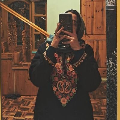 !! kashmiri Girl !!college Student 😍 !!changed from 😊 to ☹️
shattered 💔
silent 😶
🤍