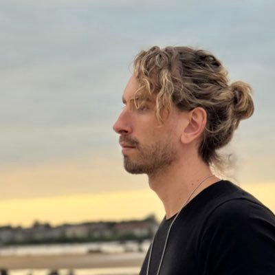 🎓 Ingeniero Mecánico. Amigos de YouTube, mi nombre es RedLan y el canal ReDLaNGaMeR | Contacto: redlangamer@gmail.com
