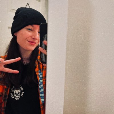 26 🏳️⚧️ he/him 🏳️🌈 MSN autistic chronically ill emo, passionate about fighting for change - IG @ j333ssi ✨🌙✨ #YoshiOnTour🦖Mad Twitter friend🖤