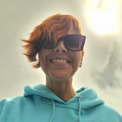 Montaña! 💚
Modelo 82, hija de psicóloga divorciada. De carácter duro, sin profesión pero profesional, ciudadana del mundo, tengo un corazón perruno (solo uno!)