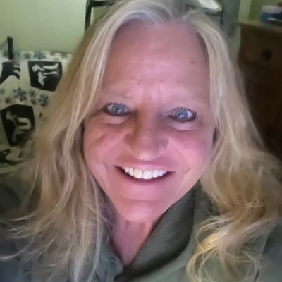 lifeisalemon81's profile picture. I don’t DM