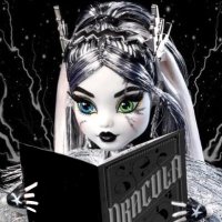 ⚢ frankie / noir ; 🗝️ (@clawtistics) 's Twitter Profile Photo