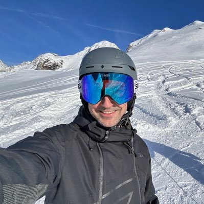 idechev's profile picture. 👨🏻‍💻 IT geek | 🗣️ 🇬🇧🇩🇪🇧🇬 |🌱 vegetarian |📍 Zürich / Aargau🇨🇭| 🚗 Tesla