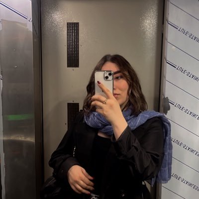 nasivis's profile picture. معماری که سر از حقوق دراورد و اینجا با صدای بلند فکر میکنه