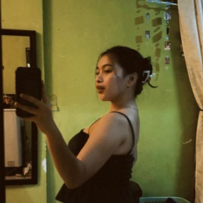 chrslhnkht's profile picture. whatever