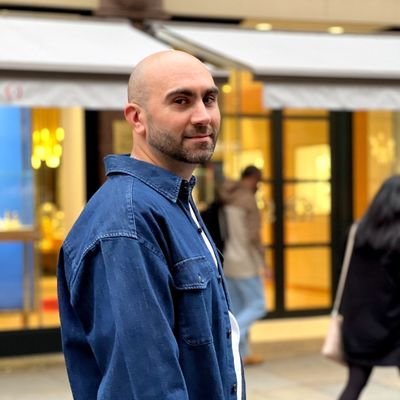 Andrei567951419's profile picture. I am a Bilioner 😁