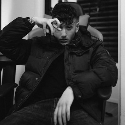 deriadi2003's profile picture. إما الأولوية أو العدم 😐🦇💔 ...