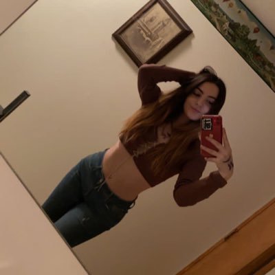 karenlarkspur's profile picture. 