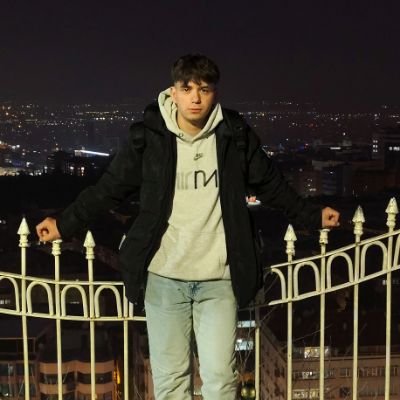 bybakiw's profile picture. Apolitik insanlardan nefret ediyorum...
