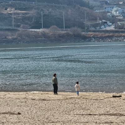 jsnjsn1313's profile picture. 나는 여기서 기다릴께