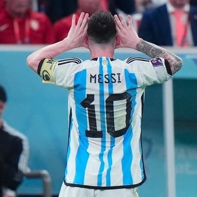 azaam054425's profile picture. ميسي