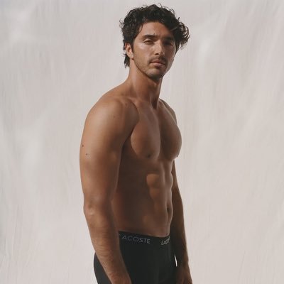 AlexsNorthStar's profile picture. he wants to set himself on fire, but he can’t afford for anyone to see him burn