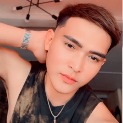 Rome12351393522's profile picture. 