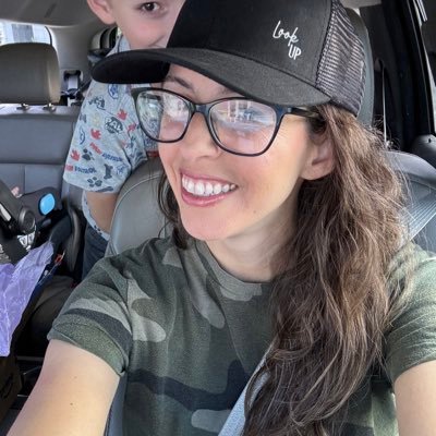 xoMelyssa's profile picture. Mom of 6. Firefighter wife. 🖤❤️
