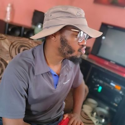 OfficialSiibo's profile picture. #QuitTouchingShit 
One Piece ☠️
Bosom Connoisseur.
Adonitologist