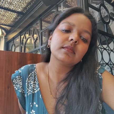 Advocate, Orissa High Court
Sunyaru sabukichi,
a reader! learning to live in my own poems!
walking by the sands guided by no footsteps👣