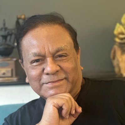 Senior journalist, ex-TOI, sometime actor, राष्ट्रवादी, ध्यानी, hypocrisy basher, शिव/हनुमान भक्त ॐ