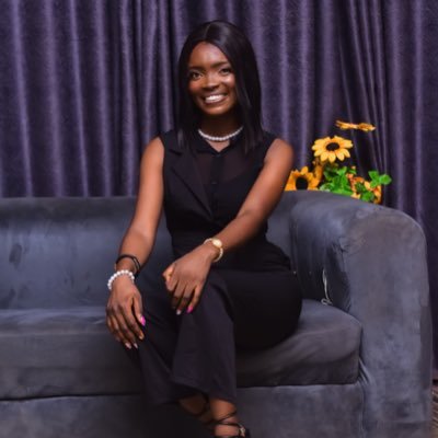 sheischristee's profile picture. 🎓Med student turns Email Marketer ||💡Turning creative introverted entrepreneurs into sales superheroes! 🚀✨ #BizBoost #VisibilityMagic