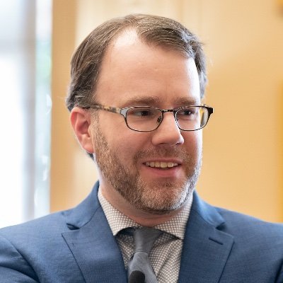 Editor @tnajournal ~ The mundane, observed, became the romantic ~ The trouble with science: https://t.co/wtvcg6JH8Y