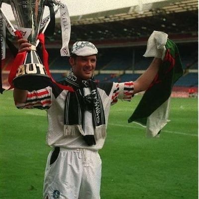 30 years as a Swans fan. East Stand season ticket holder, and eternal optimist. 🦢🏴
