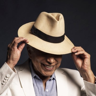Perfil oficial do cantor e compositor Paulinho da Viola.