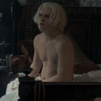 lonelybxstard's profile picture. we fight for our dragon queen.