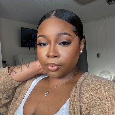 Gemini | Main: @mariilanaeee💕 MS. @lanaeecosmetics._ Herself💋