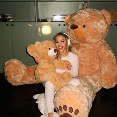 MiaAnn017's profile picture. Only account on X.
I love my dogs 🐕.