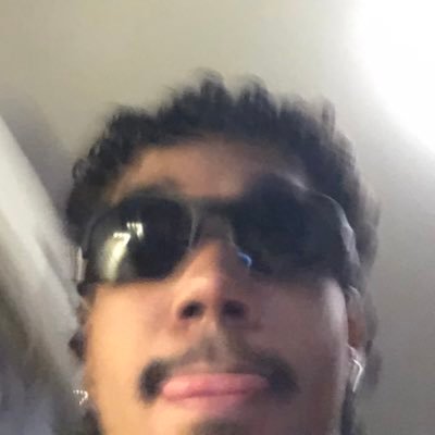 Thombarbs's profile picture. consumido por paranóias