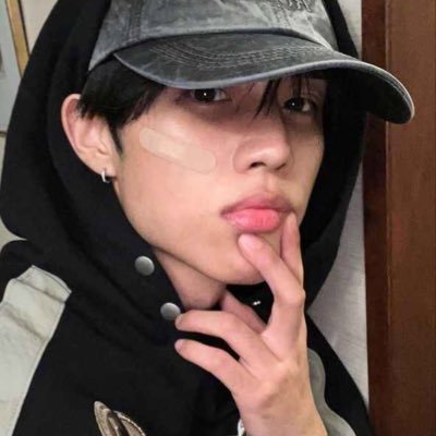 Got you on your knees, baby, rest in peace. If it's up to me, I'd put you where you're meant to be. (#𝙎𝙖𝙪𝙫𝙖𝙜𝙚)
