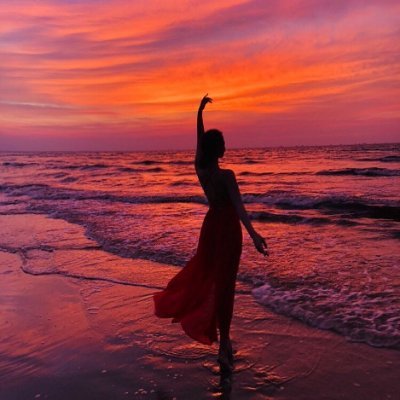 I like the night。 Without the dark， we‘d never see the stars。
