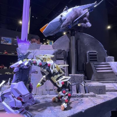 大ゾイド博よもう一度。 ゾイド・ガンプラ熱が再燃し、アカウントを作ってしまいました。ゾイドの壁紙の方は無意識にフォローしてしまいます。ご容赦くださいませ。