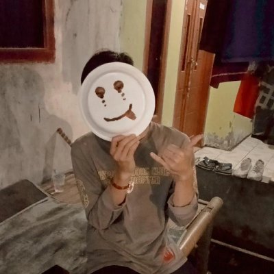 yw2500's profile picture. Zombie🧟