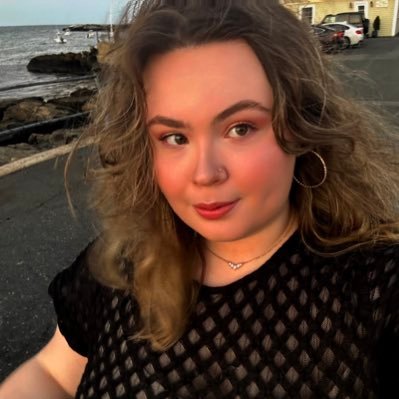 caitlin_jenael's profile picture. 23 • on the go • ✈️