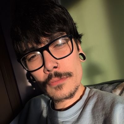 your music producer, IT major, libtard mf in the PNW 🖤🙋🏻 it's basically just reposts these days lol. fitness 💪🏻 always emo 🥀 fuck fascism forever.