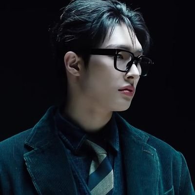 sombriosz's profile picture. ㅤㅤㅤㅤ ፧ ㅤ⎯⎯⎯ㅤ 寒冷的ㅤ