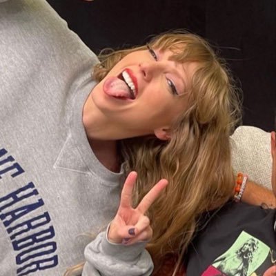 SwiftTaylorsta's profile picture. 