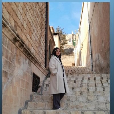 ZOzcaki's profile picture. Hakkikat aşktır, aşk özgür yaşamdır.