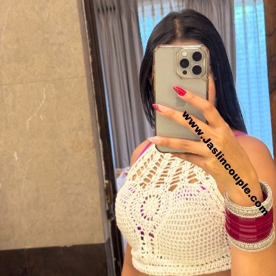 Fun-loving couple | Jaslin, 26 ā young & gorgeous | Open-minded & social | VIP connections welcome | Good vibes only 18+ only Adult