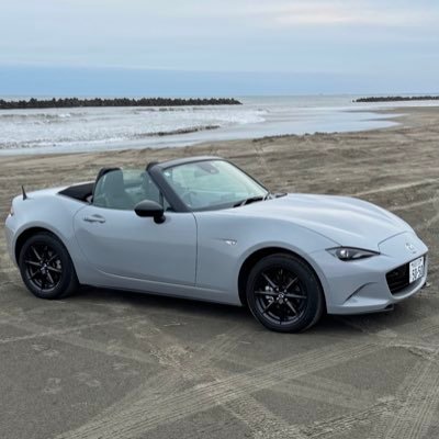 2018年5月愛車cx5🚗の1ヶ月点検の際に試乗したndロードスターに一瞬で心を奪われ以来6年越しの想いを実らせR7.2.8納車🙌 この車と人生を歩んでいく 🚗Roadster Life|オープンカーのある生活 「空・光・ND全ての瞬間がボクの宝物」