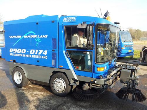 Als u snel een afvalcontainer/rolcontainer, opslagcontainer of zand nodig heeft voor een scherpe prijs dan zorgen wij hiervoor. Wij leveren door heel Nederland.