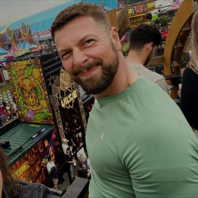 harbersp's profile picture. Nuchter, wou vroeger boer worden. Nu een trucker, ziet veel, denkt veel en een grafhekel aan niet-werkbare bureaucratie. Vult km's aan op MTB en racefiets.