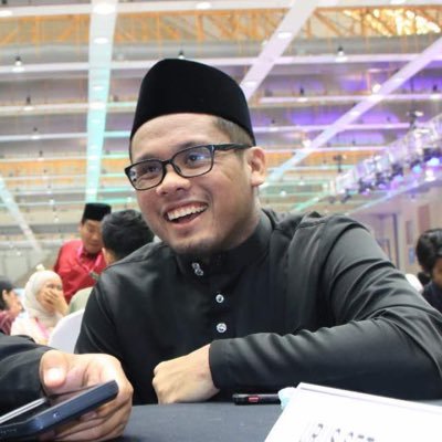 fahmimusfizree's profile picture. Fahmi Musfizree. INFP, loving husband. Tech and photography addict, politics too.