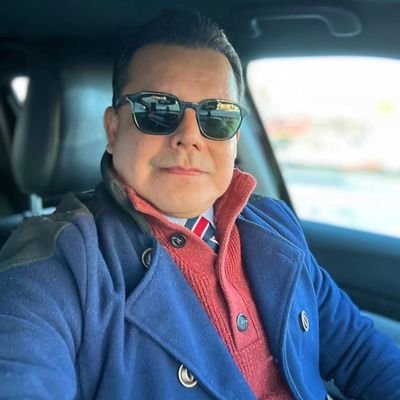 AndresRodrriiiz's profile picture. International relations |TED× Speaker 
🇺🇸