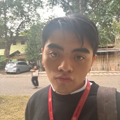 ramandreww's profile picture. 🏳️‍🌈 | pathological people pleaser