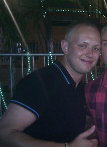 darrenablett's profile picture. 