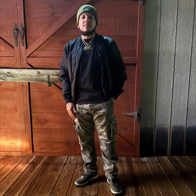 DM for Booking or Features! #PiffBoyz #DL Co-founder @dinerolifestyle IG: @Me978_ Snap : Mizzle978