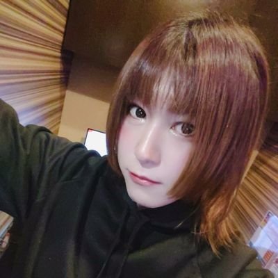 初心者です!変身頻度は少なめ👀好きなタイプはメンタルをメスにしてくれる人💘いつも可愛がってくれる人&コメントくれる人ありがとう!感謝しかない🥹💖出現場所はほぼ光🎦おちつく🍵恋愛対象は♀シャドバン中?につき1週間休憩。ご用はDMまで